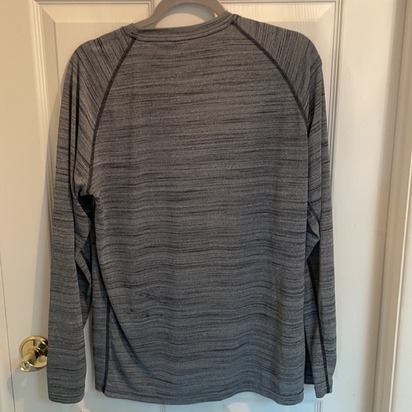 Adidas long sleeve workout shirt grey - Picture 3 of 3